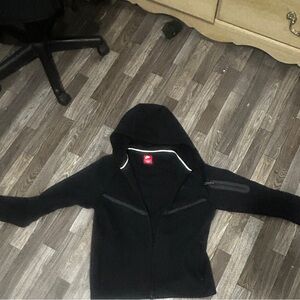 All black nike tech fleece